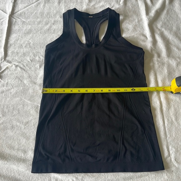 Athleta Momentum seamless tank - Picture 4 of 4